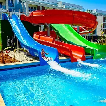 Daire Courtyard Long *