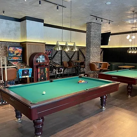 Courtyard Long Daire