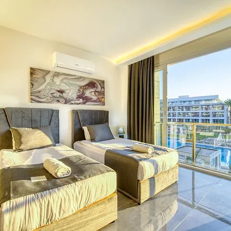 Courtyard Long شقة