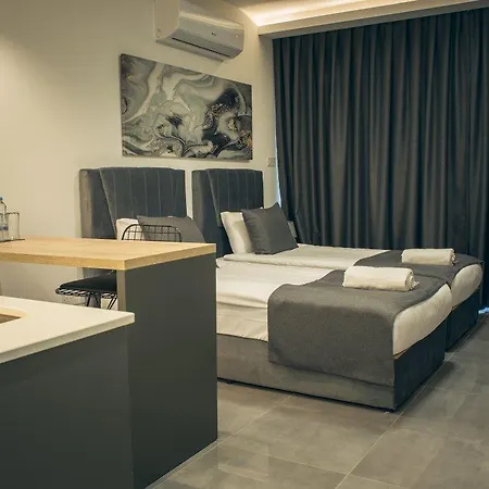 Daire Courtyard Long