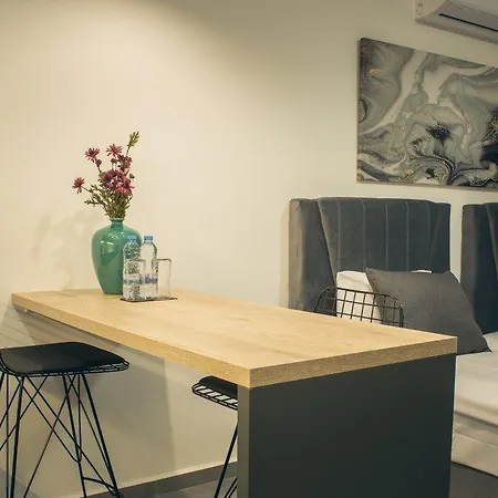 Daire Courtyard Long