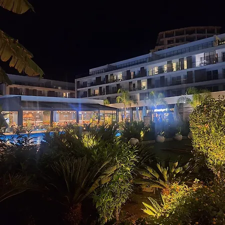 Courtyard Long *