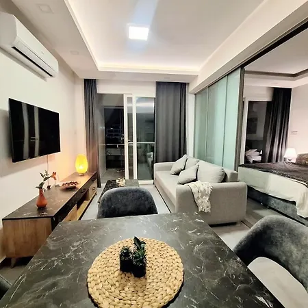 Courtyard Long شقة