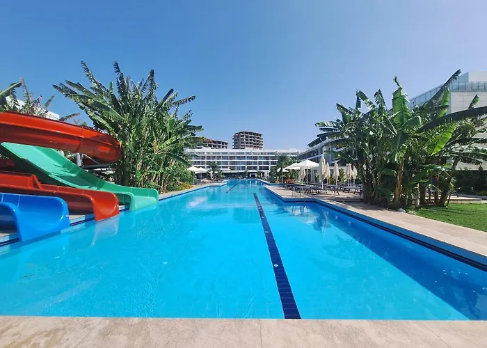 Apartment Courtyard Long *