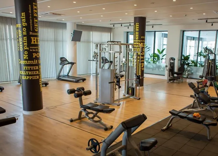 Apartment Courtyard Long *