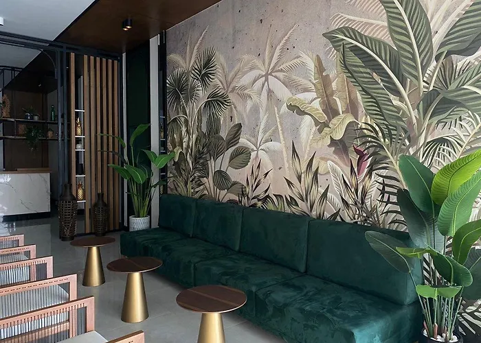 Courtyard Long Apartment