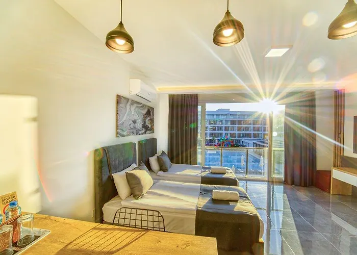 Apartment Courtyard Long *