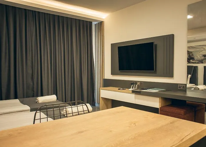 Apartment Courtyard Long *