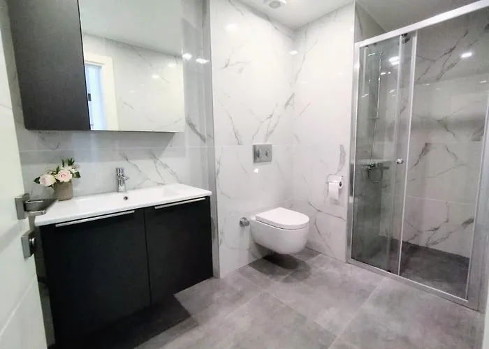 Courtyard Long Apartment